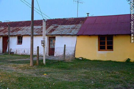 Típica casa de Conchillas - Departamento de Colonia - URUGUAY. Foto No. 69564