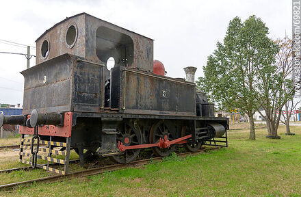 Antigua locomotora en exhibición - Departamento de Florida - URUGUAY. Foto No. 69821