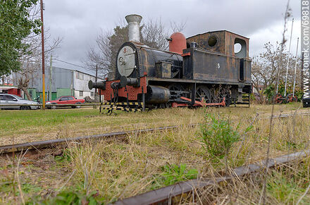 Antigua locomotora en exhibición - Departamento de Florida - URUGUAY. Foto No. 69818