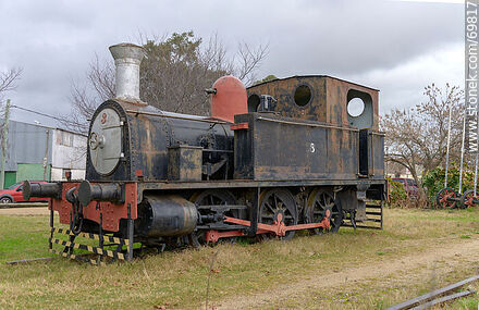 Antigua locomotora en exhibición - Departamento de Florida - URUGUAY. Foto No. 69817
