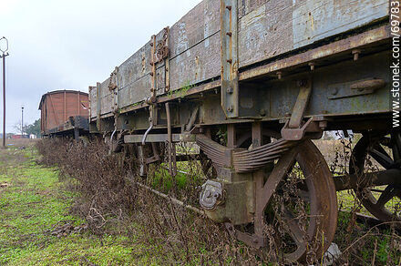 Antiguo vagón de carga de hierro y madera - Departamento de Florida - URUGUAY. Foto No. 69783