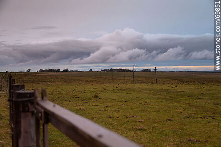 Storm in the field - Department of Florida - URUGUAY. Photo #69851