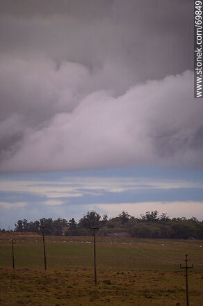 Storm in the field - Department of Florida - URUGUAY. Photo #69849