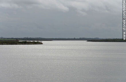 El río Santa Lucía aguas arriba - Departamento de Florida - URUGUAY. Foto No. 69894