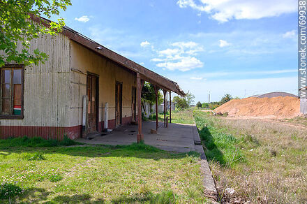 Antigua estación de tren de Cerro Chato - Departamento de Florida - URUGUAY. Foto No. 69938