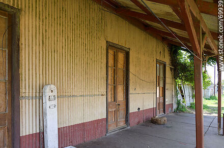 Antigua estación de tren de Cerro Chato - Departamento de Florida - URUGUAY. Foto No. 69939