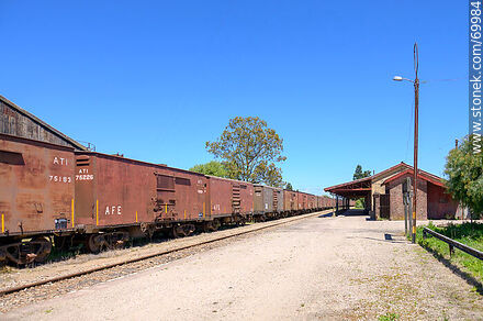 Estación de ferrocarril de Nico Pérez. Vagones de carga - Departamento de Florida - URUGUAY. Foto No. 69984