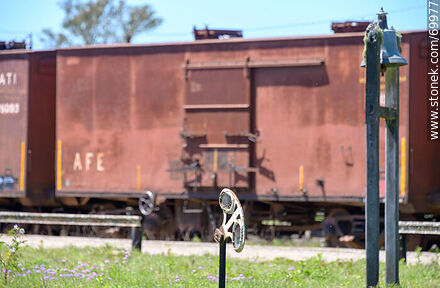 Old train signal and bell - Department of Florida - URUGUAY. Photo #69977