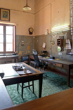 Old offices at the Treinta y Tres train station - Department of Treinta y Tres - URUGUAY. Photo #70123