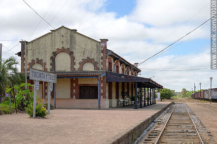 Estación de ferrocarril de Treinta y Tres - Departamento de Treinta y Tres - URUGUAY. Foto No. 70108