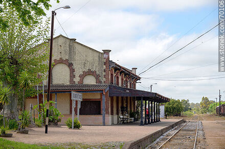 Estación de ferrocarril de Treinta y Tres - Departamento de Treinta y Tres - URUGUAY. Foto No. 70106