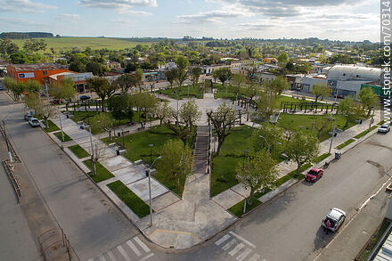 Vista aérea de la plaza de José Pedro Varela - Departamento de Lavalleja - URUGUAY. Foto No. 70314