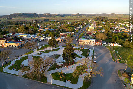 Vista aérea de la plaza principal de Mariscala - Departamento de Lavalleja - URUGUAY. Foto No. 70365