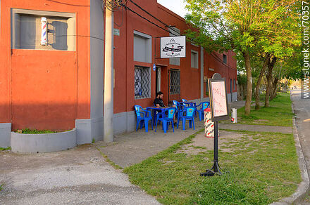 Peluquería y pool - Departamento de Lavalleja - URUGUAY. Foto No. 70357