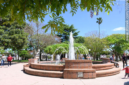 Tala Square. Fountain - Department of Canelones - URUGUAY. Photo #70390