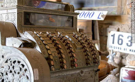 Old cash register - Department of Canelones - URUGUAY. Photo #70458