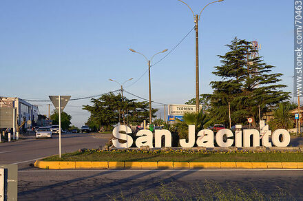 San Jacinto sign at the intersection of Routes 7 and 11 - Department of Canelones - URUGUAY. Photo #70463