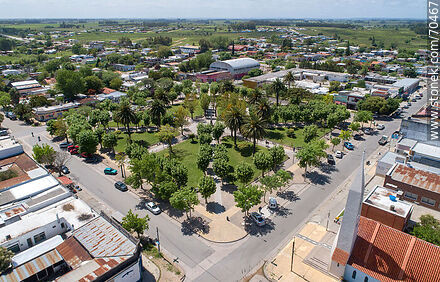 Vista aérea de la plaza de San Jacinto - Departamento de Canelones - URUGUAY. Foto No. 70467