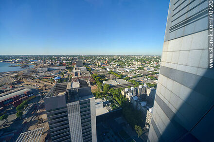 Desde el piso 26 de la Torre de las Telecomunicaciones - Departamento de Montevideo - URUGUAY. Foto No. 70720