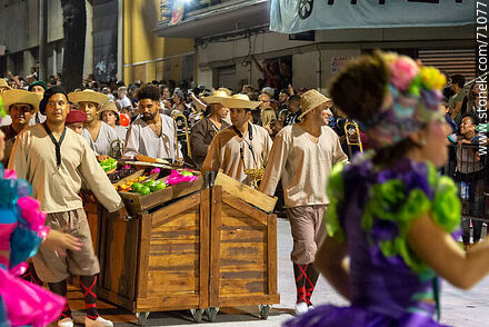 Llamadas 2018. Fruteros - Departamento de Montevideo - URUGUAY. Foto No. 71077
