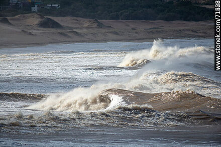 Surf with foam in turbid sea - Department of Maldonado - URUGUAY. Photo #71199