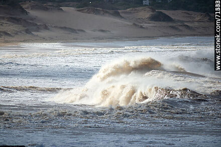Surf with foam in turbid sea - Department of Maldonado - URUGUAY. Photo #71204
