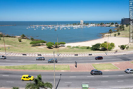 Vista aérea de la rambla Armenia y la playa y puerto del Buceo - Departamento de Montevideo - URUGUAY. Foto No. 71741