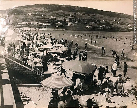Old photo of Piriápolis beach with Hotel Colón in the background. -  - MORE IMAGES. Photo #71807