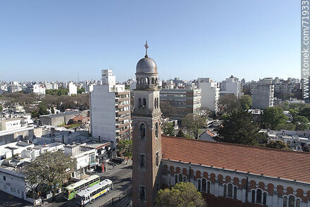 Iglesia de Punta Carretas. Torre, campanario y cúpula - Departamento de Montevideo - URUGUAY. Foto No. 71933