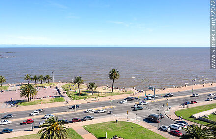 Vista aérea de la rambla Rep. Argentina - Departamento de Montevideo - URUGUAY. Foto No. 72072