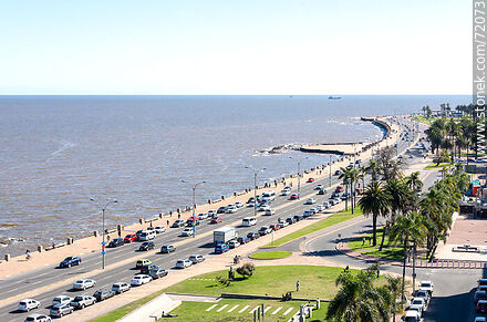 Vista aérea de la rambla Rep. Argentina - Departamento de Montevideo - URUGUAY. Foto No. 72073