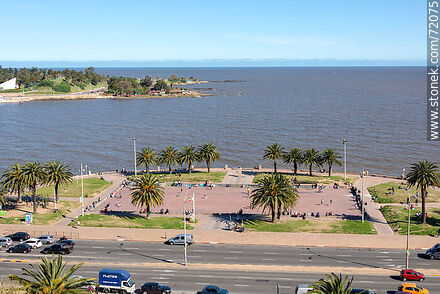 Vista aérea de la rambla Rep. Argentina - Departamento de Montevideo - URUGUAY. Foto No. 72075