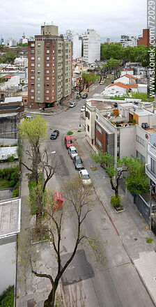 Vista aérea de la calle Guayaquí y Óscar Gestido - Departamento de Montevideo - URUGUAY. Foto No. 72029