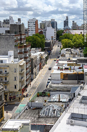 Vista aérea de la calle Gaboto - Departamento de Montevideo - URUGUAY. Foto No. 72023