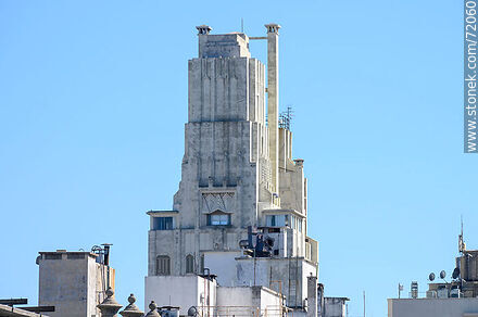 Palacio Diaz Tower at 18 de Julio - Department of Montevideo - URUGUAY. Photo #72060