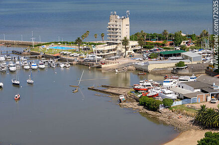 Vista aérea del Yatch Club - Departamento de Montevideo - URUGUAY. Foto No. 72035
