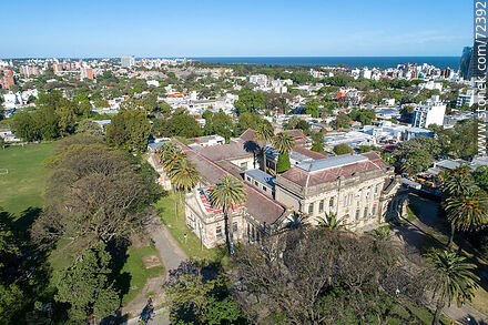 Vista aérea de la Facultad de Veterinaria en el barrio Buceo, 2020 - Departamento de Montevideo - URUGUAY. Foto No. 72392