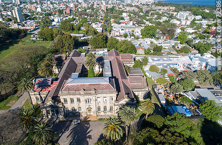 Vista aérea de la Facultad de Veterinaria en el barrio Buceo, 2020 - Departamento de Montevideo - URUGUAY. Foto No. 72386
