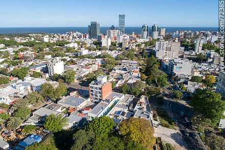 Vista aérea de la Facultad de Veterinaria en el barrio Buceo, 2020 - Departamento de Montevideo - URUGUAY. Foto No. 72385