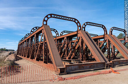 Dismantled reticulated railway bridge sections - Department of Florida - URUGUAY. Photo #72431