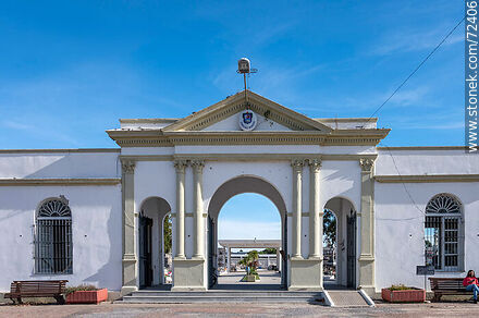 Entrance to the municipal cemetery of Florida - Department of Florida - URUGUAY. Photo #72406
