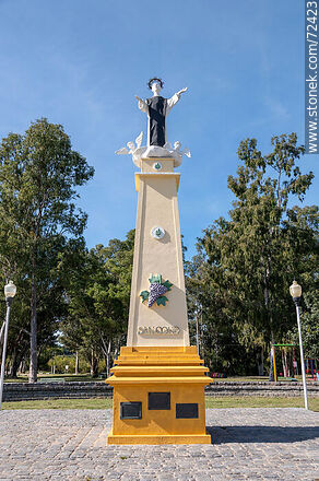 Plaza de los inmigrantes italianos. Monumento a San Cono - Departamento de Florida - URUGUAY. Foto No. 72423