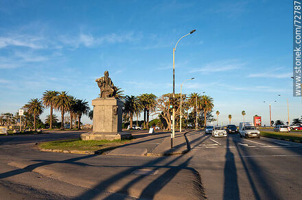 Monument statue of Juan Zorrilla de San Martin in Gandhi Promenade - Department of Montevideo - URUGUAY. Photo #72787