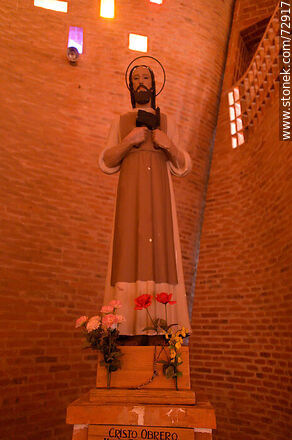 Worker Christ in the church of Cristo Obrero by Eladio Dieste - Department of Canelones - URUGUAY. Photo #72917
