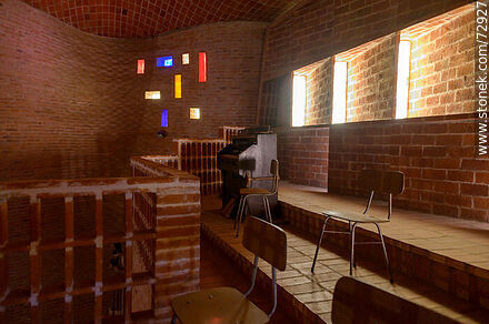 El coro de la iglesia del Cristo Obrero de Eladio Dieste - Departamento de Canelones - URUGUAY. Foto No. 72927