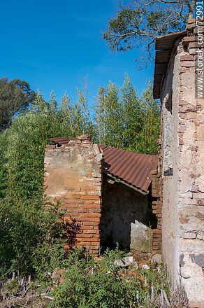 Casa abandonada donde vivió la poetisa Juana de Ibarbourou - Departamento de Treinta y Tres - URUGUAY. Foto No. 72991