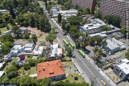 Vista aérea de la Av. Millán en el Prado - Departamento de Montevideo - URUGUAY. Foto No. 73131