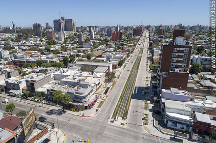 Vista aérea de la obra de ensanche de la Av. Luis Alberto de Herrera entre Ramón Anador y Av. Italia - Departamento de Montevideo - URUGUAY. Foto No. 73155