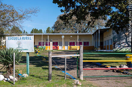 Escuela rural de Rincón de Baygorria - Departamento de Durazno - URUGUAY. Foto No. 73193