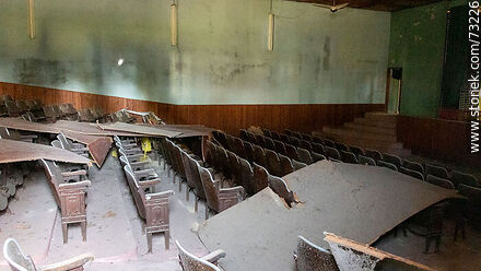 Interior del antiguo cine de Baygorria - Departamento de Durazno - URUGUAY. Foto No. 73226